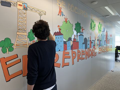 Bouygues fresque SKY 56_4.jpeg